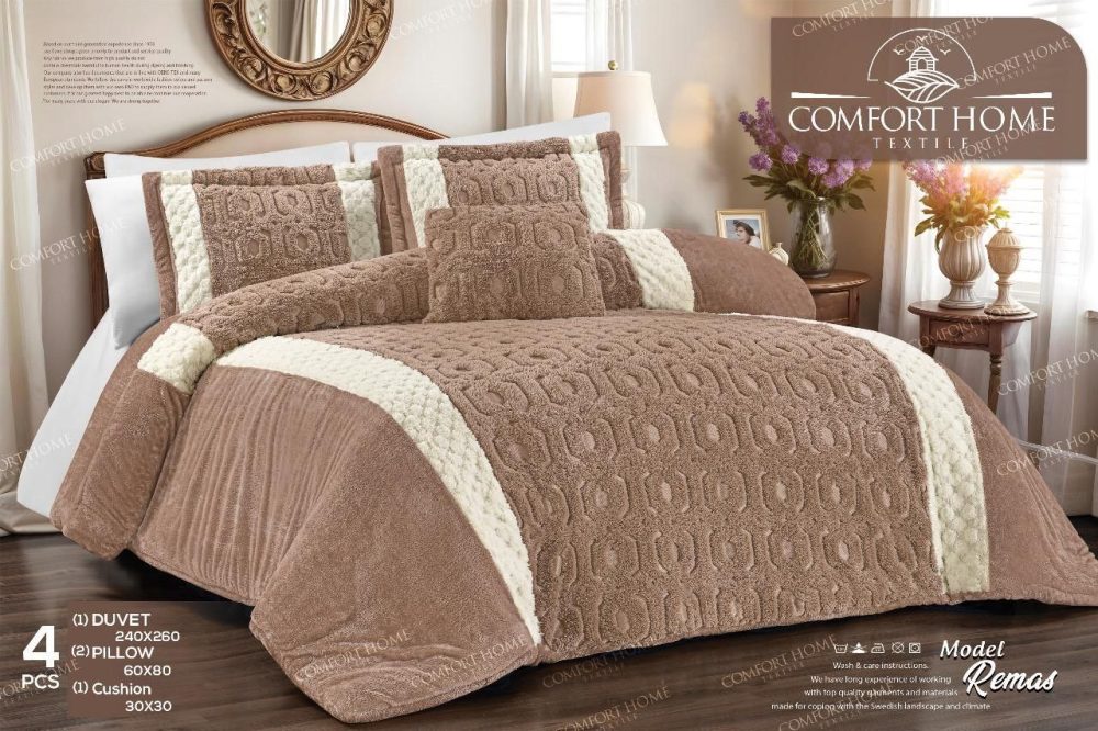 لحاف شتوي ناعم ممتاز مصنوع من اجود انواع الفرو القطيفة المستورد طقم سرير كبير من 3 قطع مقاس 260*240  مع 2 كيس خدادية  من كمفورت